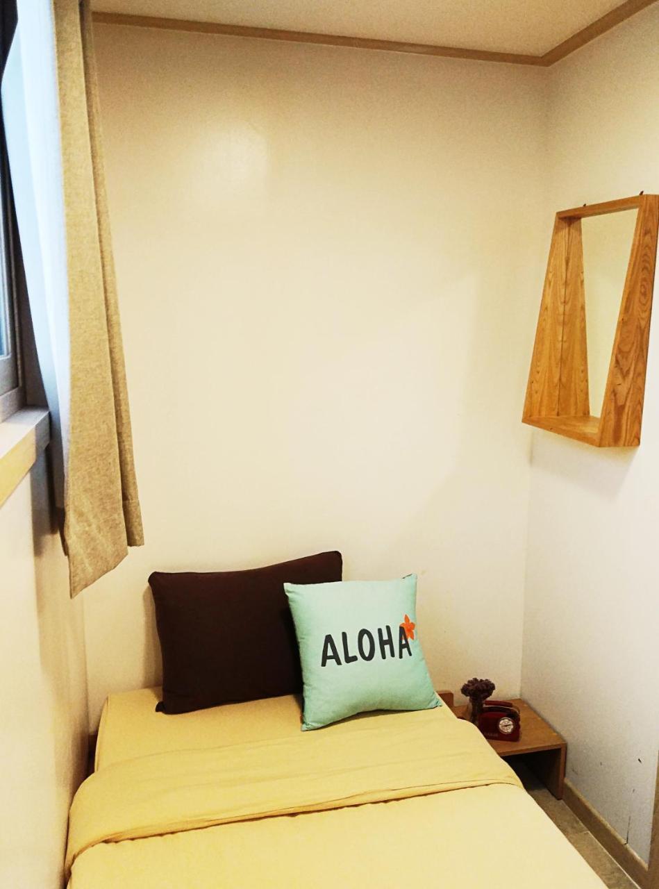 Lee & No Guesthouse Hongdae Seoul Exterior photo