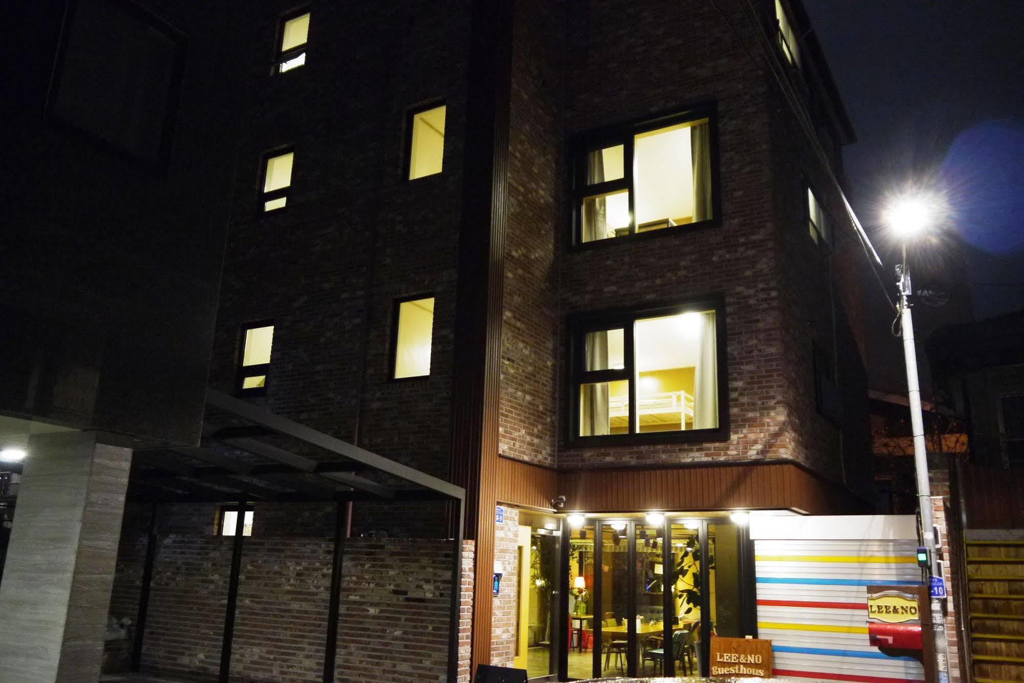 Lee & No Guesthouse Hongdae Seoul Exterior photo